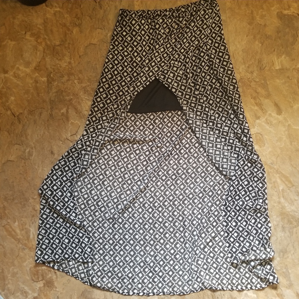 ⭐Black and white mini/maxi skirt